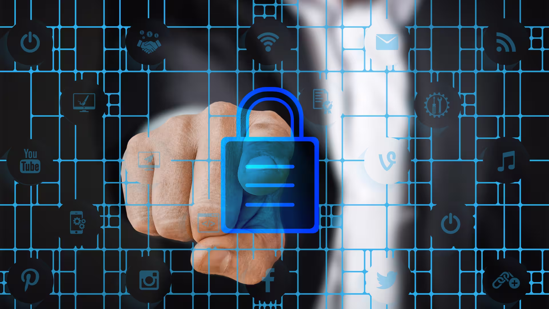Finger der auf Datenschutz Symbol zeigt