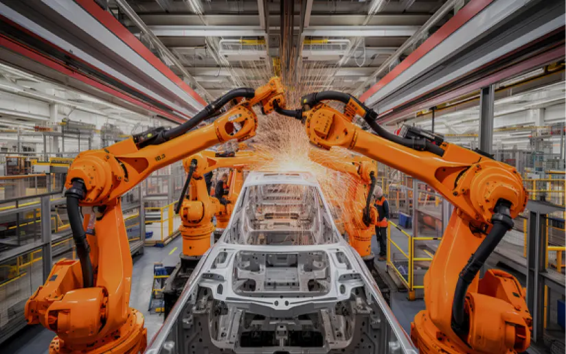 Auto wird von Robotern zusammengebaut